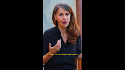 Charuca "En Modo Avión" | "Prefiero criar gallinas a ser funcionaria"